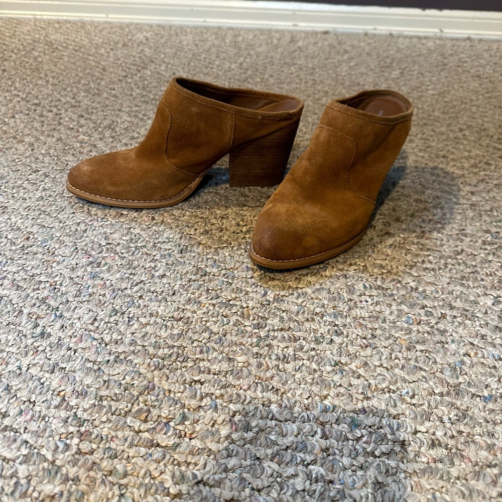 Treasure & Bond tan suede booties